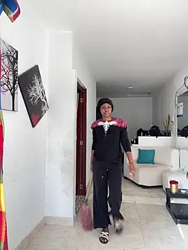 zaracollins01 online show from October 2025 12:12:02 PM