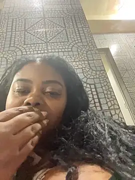 Snapshot of LunaSthena chatting on November 2025 12:11:02 AM LunaSthena online show from November 2025 12:11:02 AM