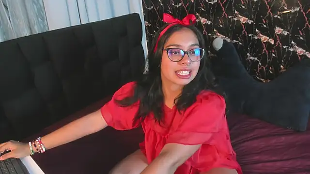 Snapshot of Bonnie_cosmic chatting on September 2025 03:41:02 AM Bonnie cosmic online show from September 2025 03:41:02 AM
