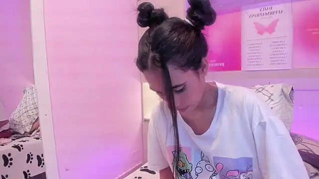 Snapshot of LexxaQueen chatting on October 2025 10:25:01 AM LexxaQueen online show from October 2025 10:25:01 AM