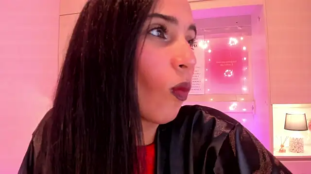 Snapshot of LexxaQueen chatting on October 2025 04:14:01 AM LexxaQueen online show from October 2025 04:14:01 AM