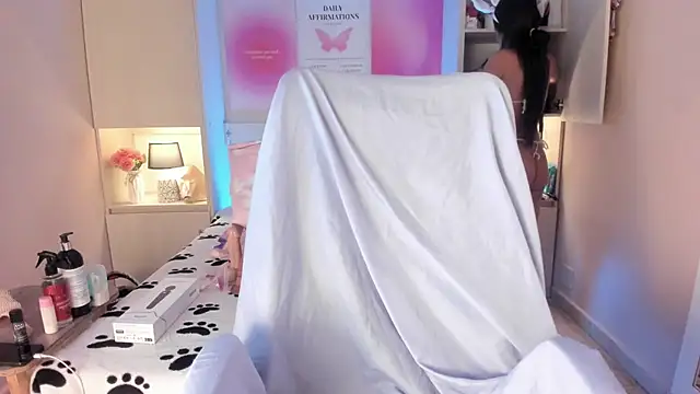 Snapshot of LexxaQueen chatting on February 2026 04:09:01 AM LexxaQueen online show from February 2026 04:09:01 AM