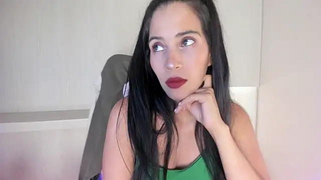 Snapshot of LexxaQueen chatting on February 2026 04:02:01 AM LexxaQueen online show from February 2026 04:02:01 AM