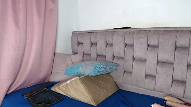 Alexa-Hunter online show from May 2026 10:59:01 PM