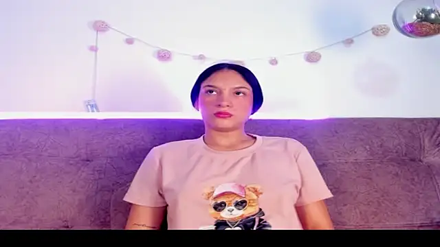 violet 77711 online show from December 2025 01:08:01 PM