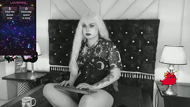 Snapshot of Madamexravenx chatting on September 2025 07:58:02 PM Madamexravenx online show from September 2025 07:58:02 PM