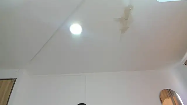 Snapshot of ZoeeGuzman chatting on November 2025 01:10:01 PM ZoeeGuzman online show from November 2025 01:10:01 PM