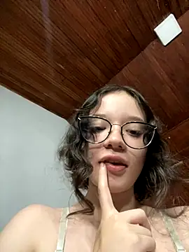 Snapshot of sukubo__ chatting on December 2025 07:36:01 AM sukubo online show from December 2025 07:36:01 AM