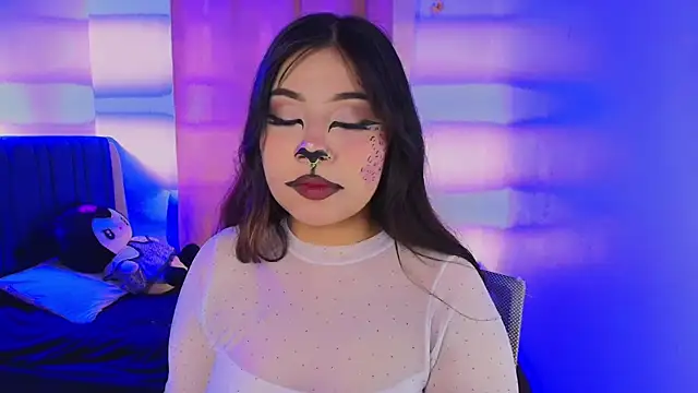 Snapshot of annie-russel chatting on October 2025 02:18:01 AM annie-russel online show from October 2025 02:18:01 AM