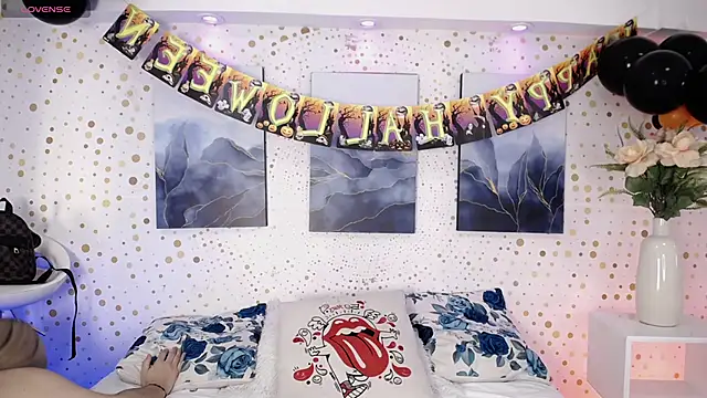 Snapshot of Emily_Vaughan chatting on October 2025 03:29:02 AM Emily Vaughan online show from October 2025 03:29:02 AM