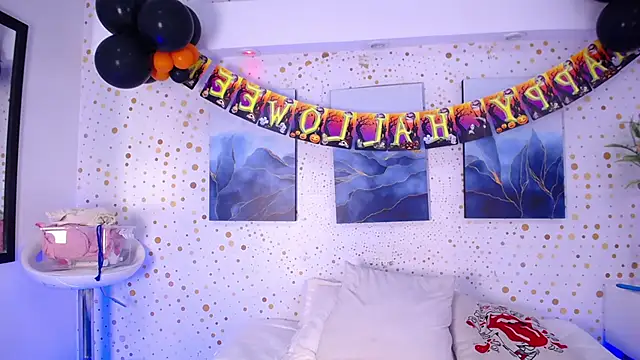 Snapshot of Emily_Vaughan chatting on October 2025 04:16:02 AM Emily Vaughan online show from October 2025 04:16:02 AM