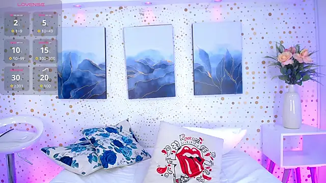 Snapshot of Emily_Vaughan chatting on November 2025 03:28:01 AM Emily Vaughan online show from November 2025 03:28:01 AM