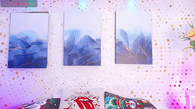 Snapshot of Emily_Vaughan chatting on December 2025 03:01:02 AM Emily Vaughan online show from December 2025 03:01:02 AM