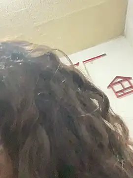 SereiaS online show from October 2025 05:40:01 AM