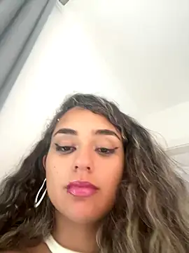 SereiaS online show from December 2025 09:38:01 AM