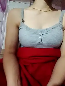 Snapshot of LucyyLy chatting on November 2025 05:43:02 AM LucyyLy online show from November 2025 05:43:02 AM