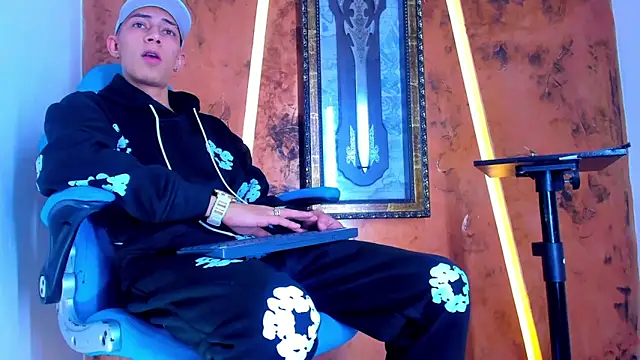 Snapshot of Dante_Brown1_ chatting on December 2025 11:15:02 AM Dante Brown1 online show from December 2025 11:15:02 AM