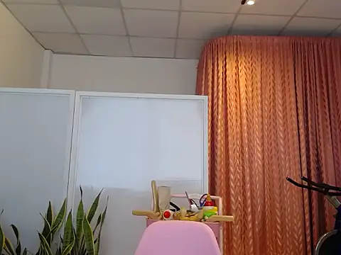 Manuela lara  online show from October 2025 02:27:02 PM