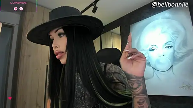 Snapshot of belllbonniie chatting on October 2025 06:41:02 PM belllbonniie online show from October 2025 06:41:02 PM