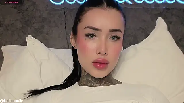 belllbonniie online show from May 2026 03:17:01 PM