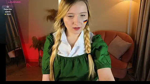 Milana Key online show from September 2025 10:02:01 PM