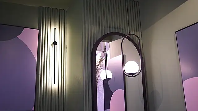 Snapshot of Tayler_Kim chatting on October 2025 06:27:02 PM Tayler Kim online show from October 2025 06:27:02 PM