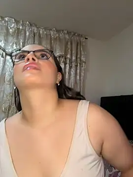 Tayler Kim online show from June 2026 08:32:02 PM