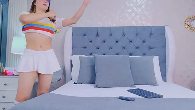 ZoeWilliis online show from June 2026 01:03:02 PM