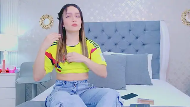 ZoeWilliis online show from June 2026 11:08:01 AM