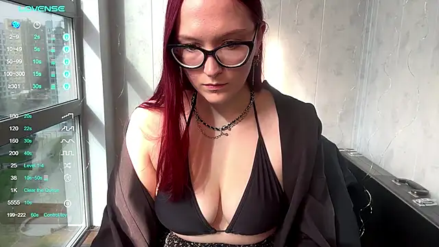 FoxyJulle online show from September 2025 11:20:02 AM