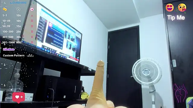 Snapshot of lunna_noir chatting on November 2025 11:17:01 PM lunna noir online show from November 2025 11:17:01 PM