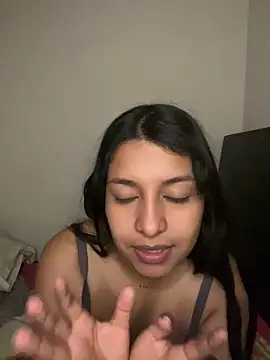  Chloe Smith online show from March 2026 02:37:01 AM