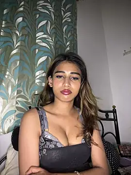 Snapshot of STRIP_GLOW chatting on February 2026 07:23:01 PM STRIP GLOW online show from February 2026 07:23:01 PM