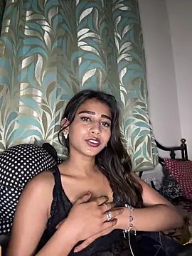 Snapshot of STRIP_GLOW chatting on March 2026 12:18:02 AM STRIP GLOW online show from March 2026 12:18:02 AM