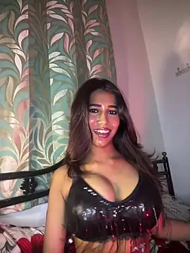 Snapshot of STRIP_GLOW chatting on April 2026 05:32:02 PM STRIP GLOW online show from April 2026 05:32:02 PM