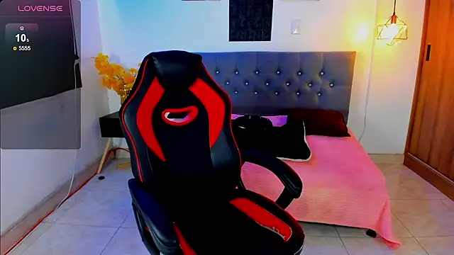 Nicolas James Sc online show from December 2025 01:42:01 PM