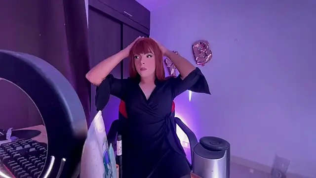 Snapshot of regina_mills_milk chatting on November 2025 01:33:02 PM regina mills milk online show from November 2025 01:33:02 PM