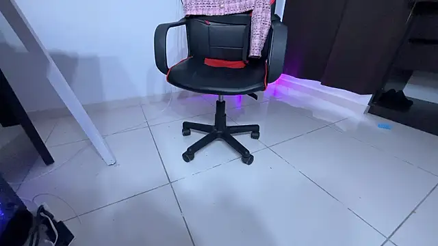 Snapshot of regina_mills_milk chatting on January 2026 11:37:01 AM regina mills milk online show from January 2026 11:37:01 AM