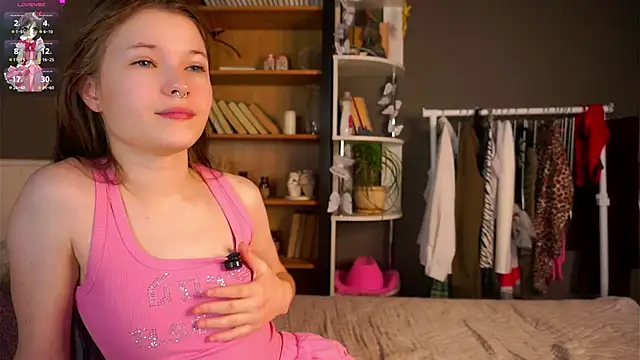 LynHillaire online show from December 2025 11:08:01 AM