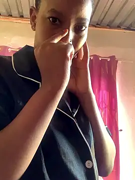 Pretty Beauty online show from November 2025 07:08:02 AM