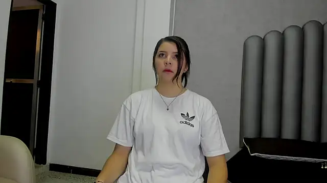 Charlotte-Star online show from November 2025 07:58:02 PM