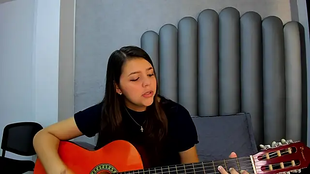 Charlotte-Star online show from November 2025 09:14:02 PM