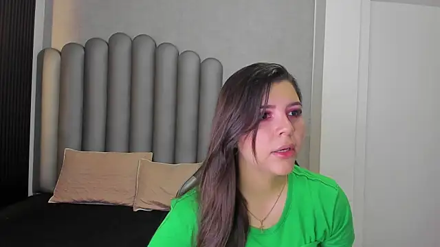 Charlotte-Star online show from December 2025 07:42:02 PM