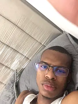 criss zuri online show from December 2025 11:48:01 AM