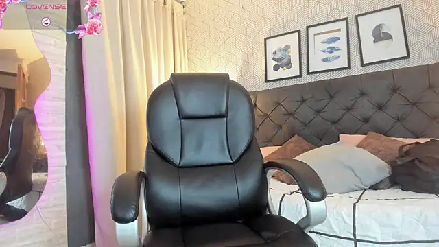 Snapshot of sophie__blare chatting on September 2025 08:03:01 PM sophie blare online show from September 2025 08:03:01 PM