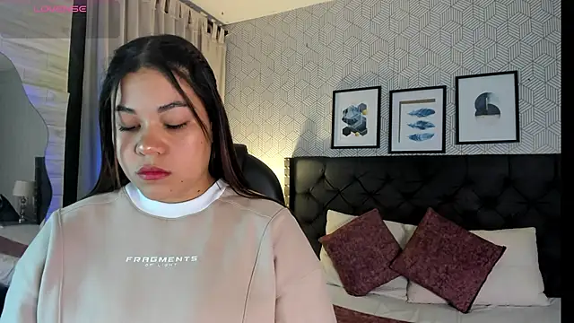 Snapshot of sophie__blare chatting on June 2026 07:12:02 PM sophie blare online show from June 2026 07:12:02 PM