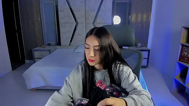 AlliceCopper online show from October 2025 02:04:02 PM