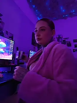 Snapshot of blazed_vixen chatting on March 2026 11:22:01 PM blazed vixen online show from March 2026 11:22:01 PM