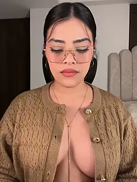 Snapshot of Sara-Evans chatting on March 2026 01:32:01 AM Sara-Evans online show from March 2026 01:32:01 AM