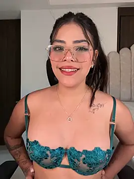 Snapshot of Sara-Evans chatting on March 2026 02:39:01 AM Sara-Evans online show from March 2026 02:39:01 AM